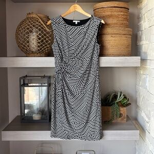 Signature Sadie - Sleeveless Black/White Midi Dress